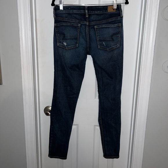 American Eagle Ripped Jeans size 6 - Picture 2 of 5
